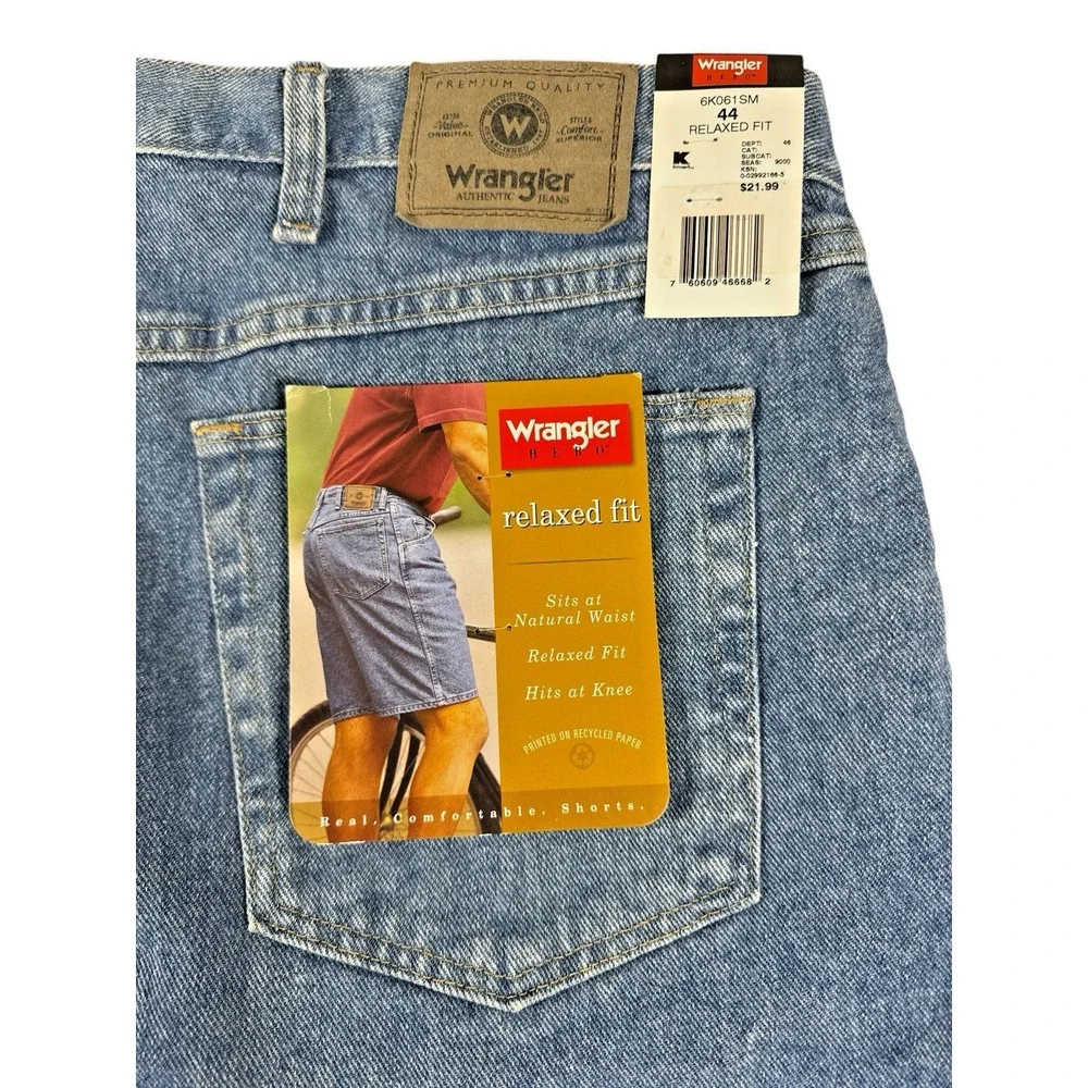 Wrangler Men's Relaxed Fit Denim Bermuda Shorts, 100% Cotton - Size 44‎